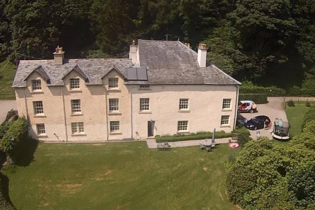 Plas Yn Yale With Mountain Views From All Windows Wrexham Eksteriør bilde