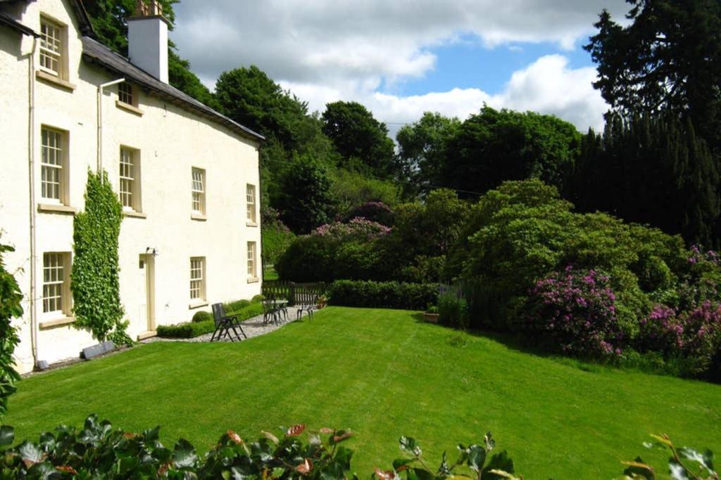 Plas Yn Yale With Mountain Views From All Windows Wrexham Eksteriør bilde