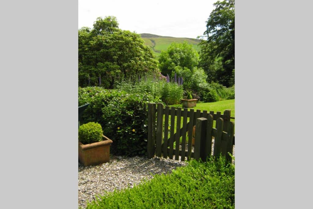 Plas Yn Yale With Mountain Views From All Windows Wrexham Eksteriør bilde